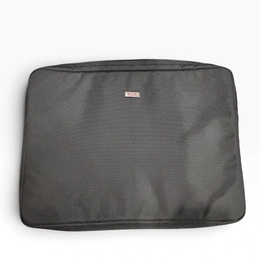 Tumi Laptop Sleeve Unisex Black Ballistic Nylon Padded Quilted 14 inch Case